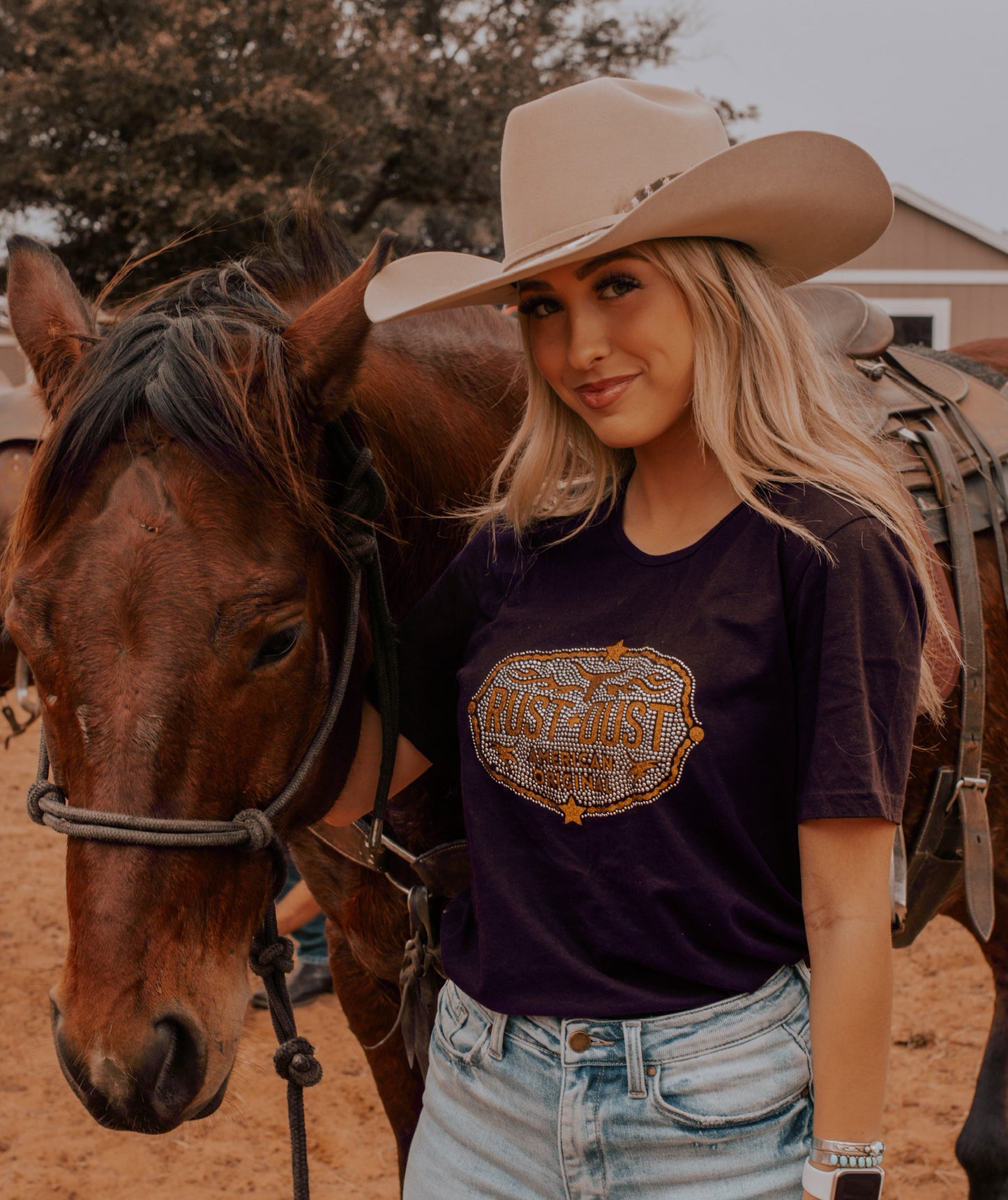 113 BUCKLE T-shirt