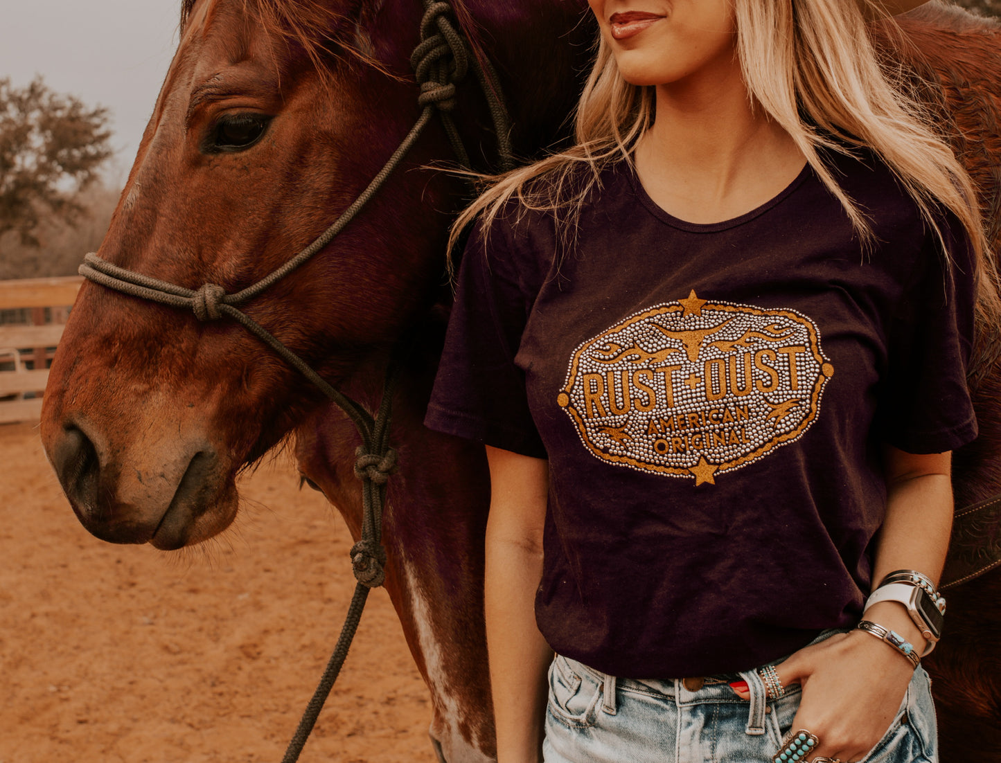 113 BUCKLE T-shirt