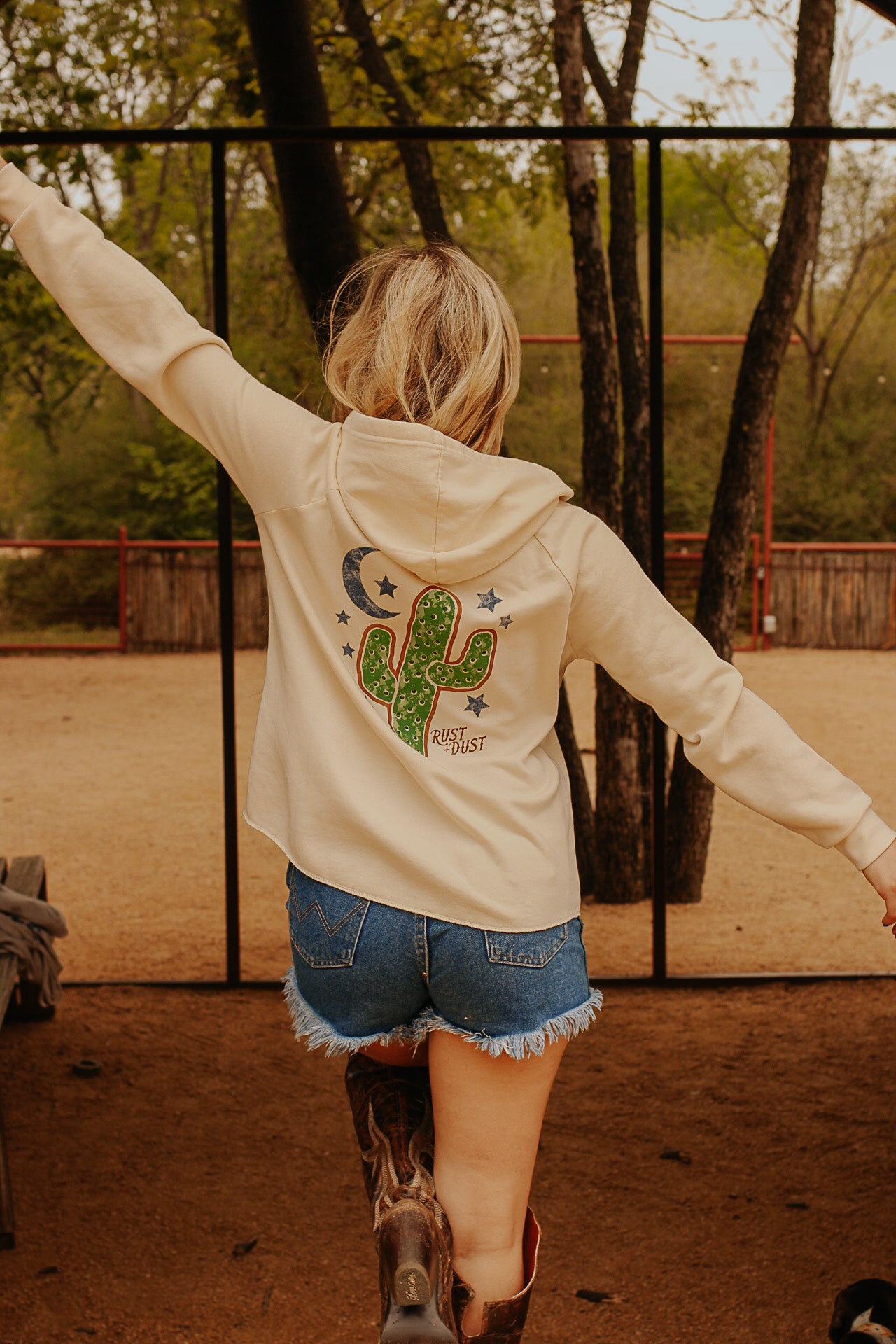 161 CHINOCK Zip Hoodie